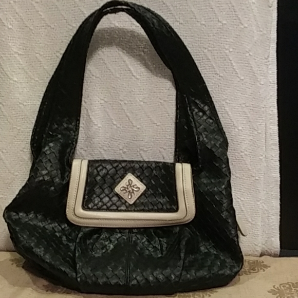 Vera Wang Handbags - Simply Vera Vera Wang Purse.